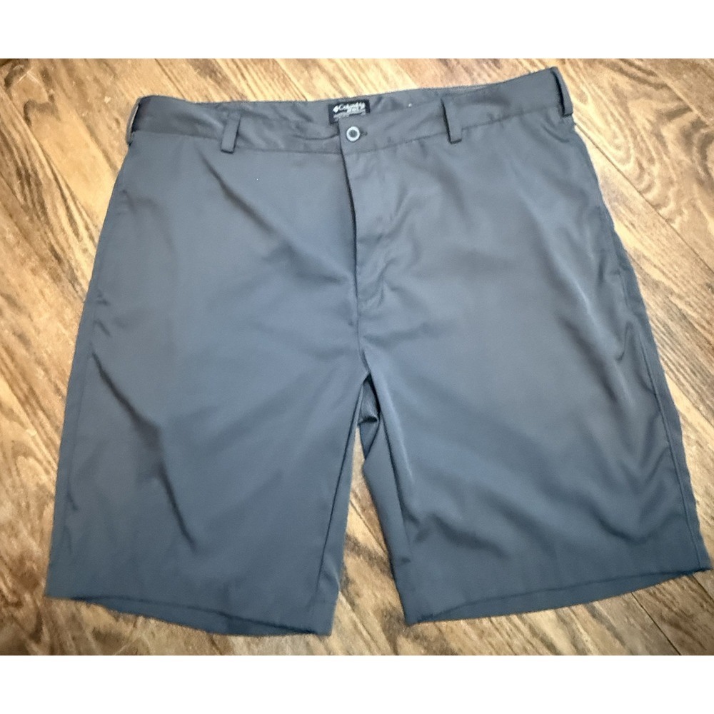 Columbia Golf Men's Gray Omni-Wick Performance Shorts Size 40